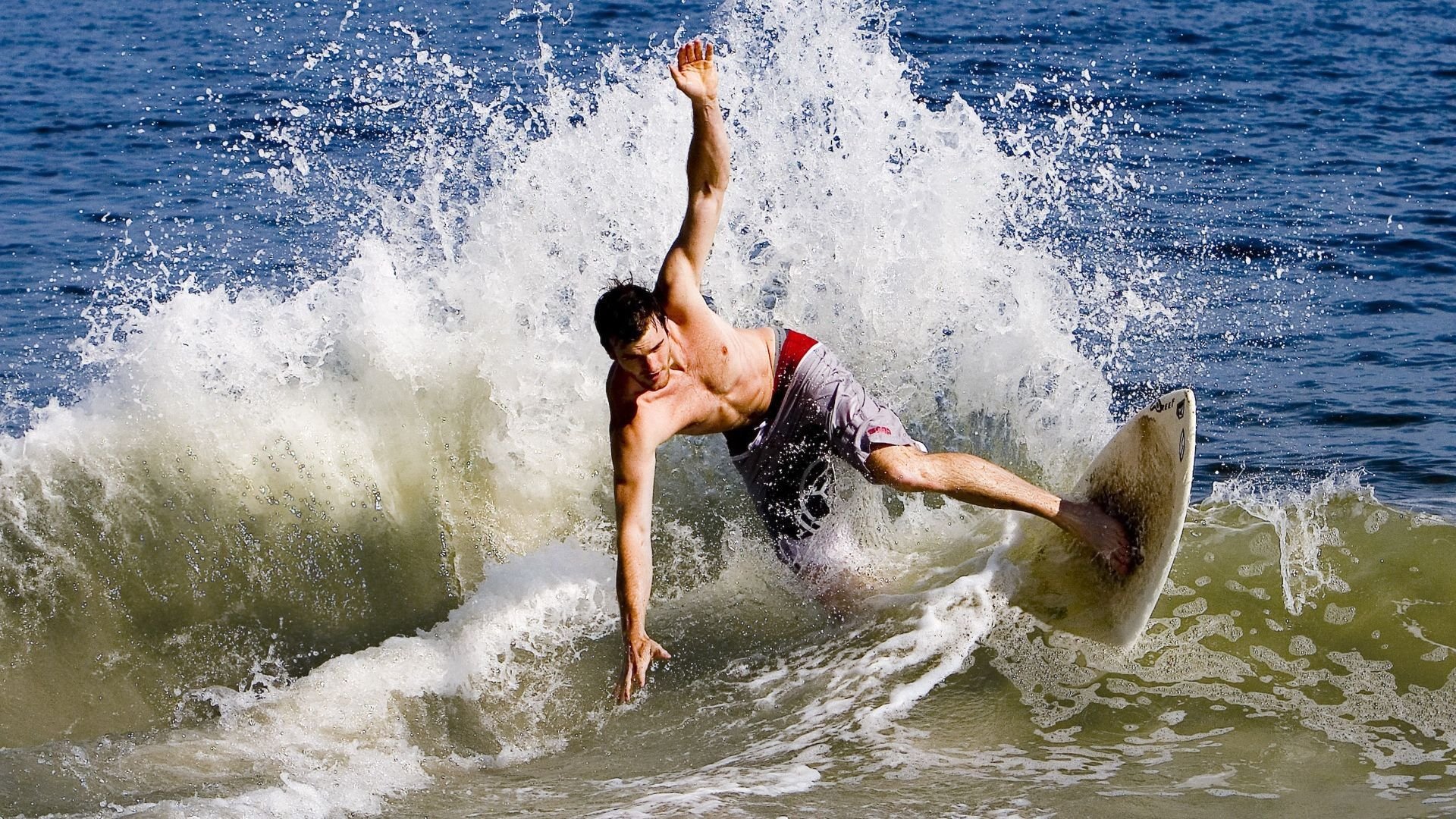 体育新闻中心发布国家高水平训练队遴选方案，教育部与体育总局关于高水平运动队招生的新规